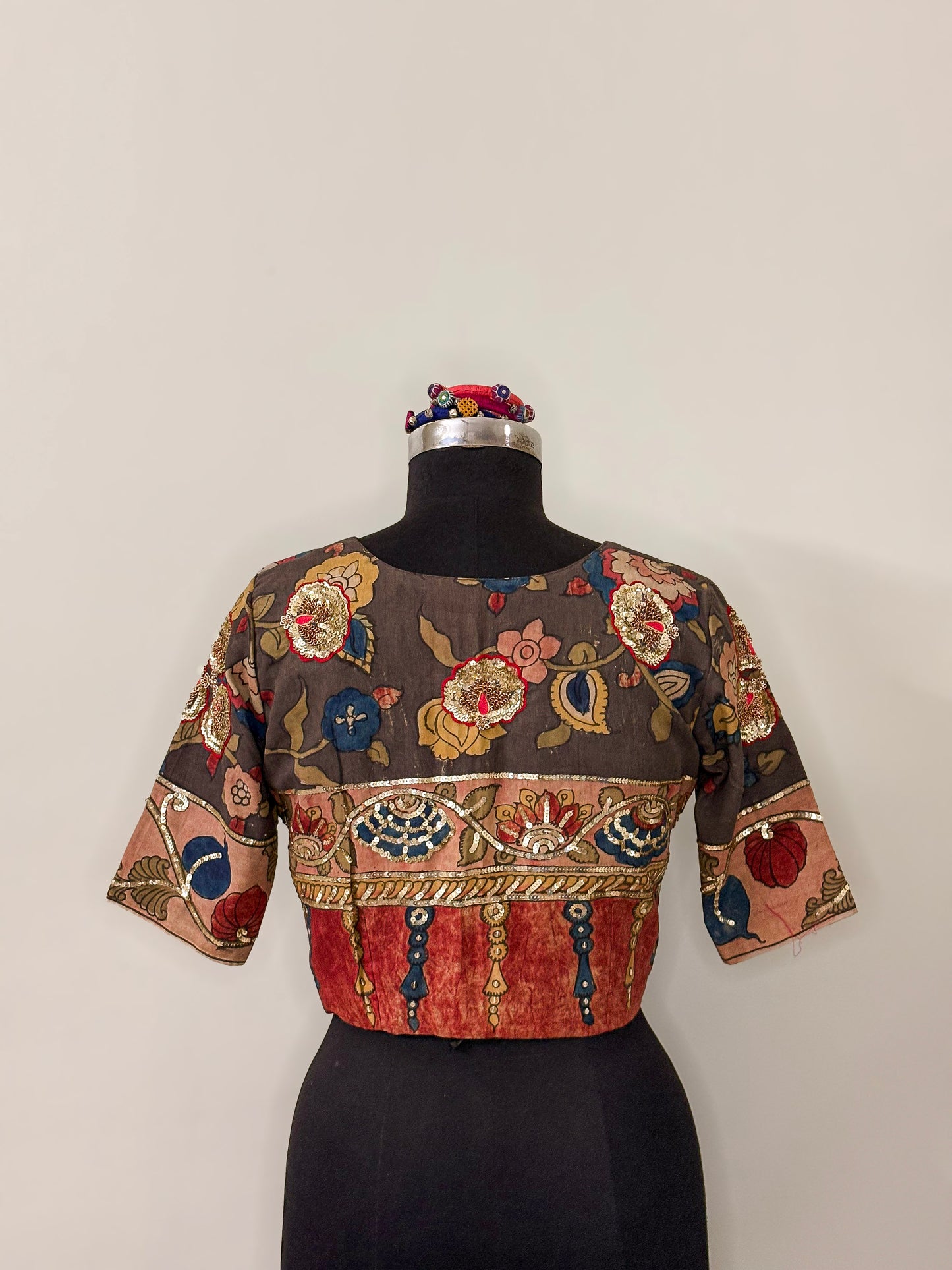 Steel Grey Silk Hand Painted Kalamkari & Zardosi Blouse (Semi-Stitched)