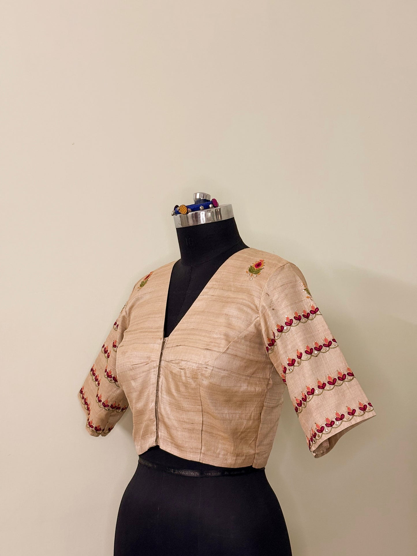 Tussar Ari & Badla Blouse (Semi-Stitched)